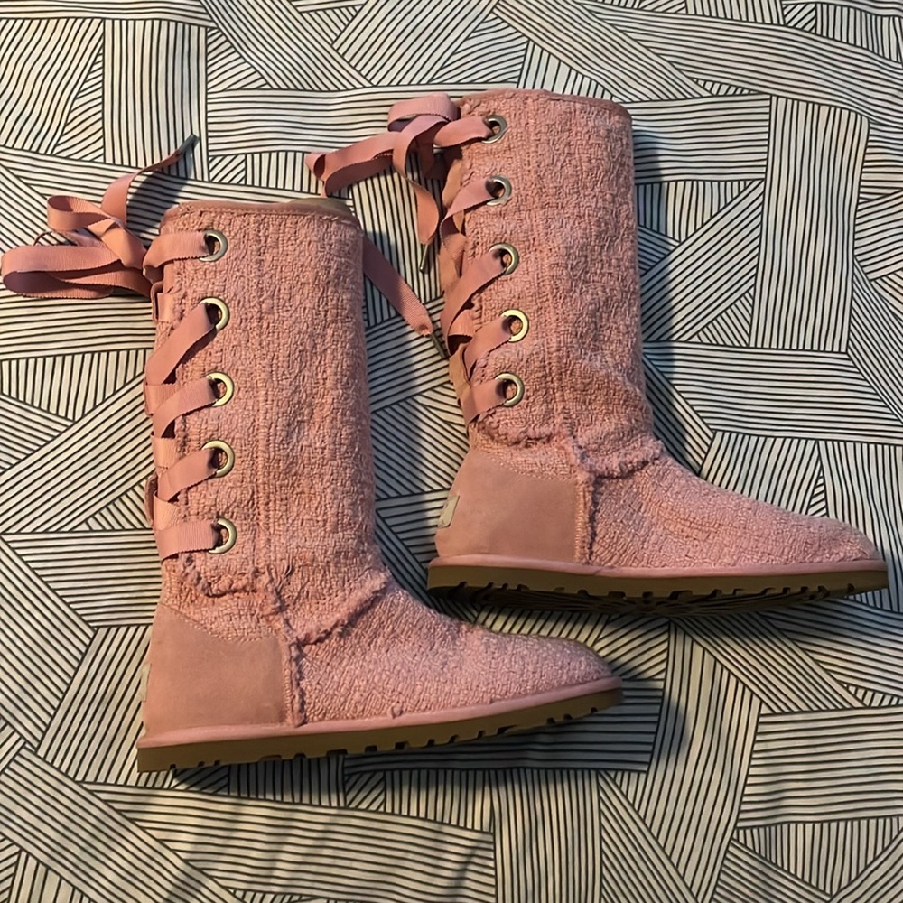 Light/Mauve Pink Ribbon tie-up UGG Heirloom Boots Women’s size 7
